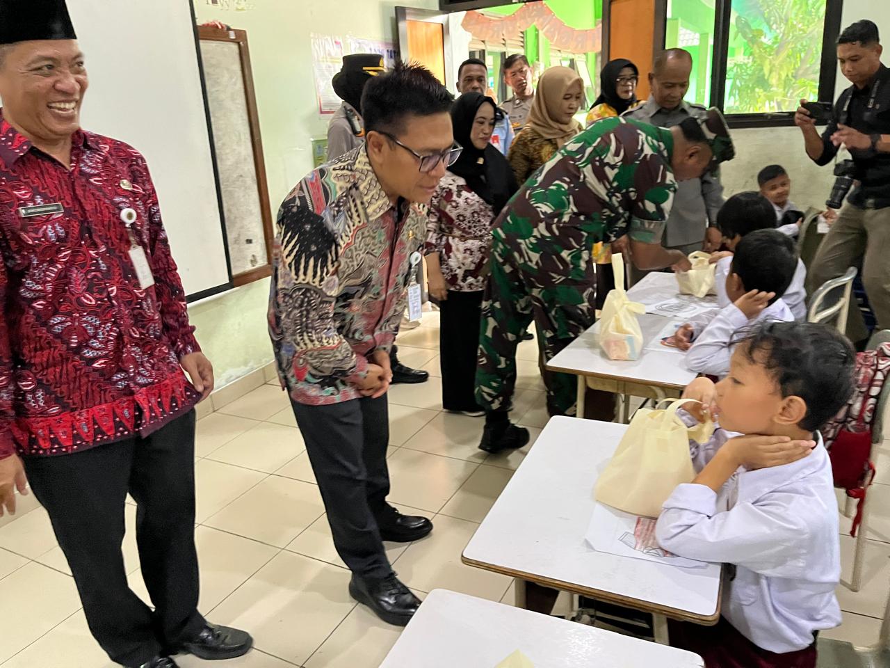 Program Makan Bergizi Gratis dengan Menu Khusus di Bulan Ramadhan