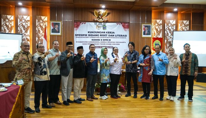 Kunjungi Gunungkidul, Komisi X DPR RI Bawa Bantuan 1 Miliyar Untuk Perpustakaan