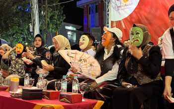 Gunungkidul Night Carnival 2025 Berlangsung Meriah. Bupati dan Tamu Undangan Kenakan Muka Bertopeng