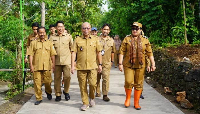 Program Padat Karya Selesai Tepat Waktu, Bupati dan Warga Kompak Saling Mendukung