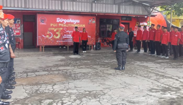 Rayakan Ultah PDI Perjuangan ke 53, DPC Gunungkidul Gelar Doa Bersama Hingga Bagikan Tumpeng Untuk Warga