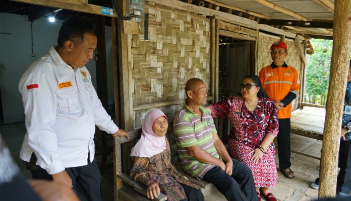 Tinjau Program Rehab RTLH. Bupati: Pastikan Hunian Layak dan Sehat bagi Warga Kurang Mampu